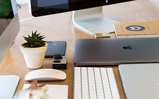 爱游戏在线-英超豪门疯狂引援，购入顶级中场巩固争冠决心，英超落魄豪门