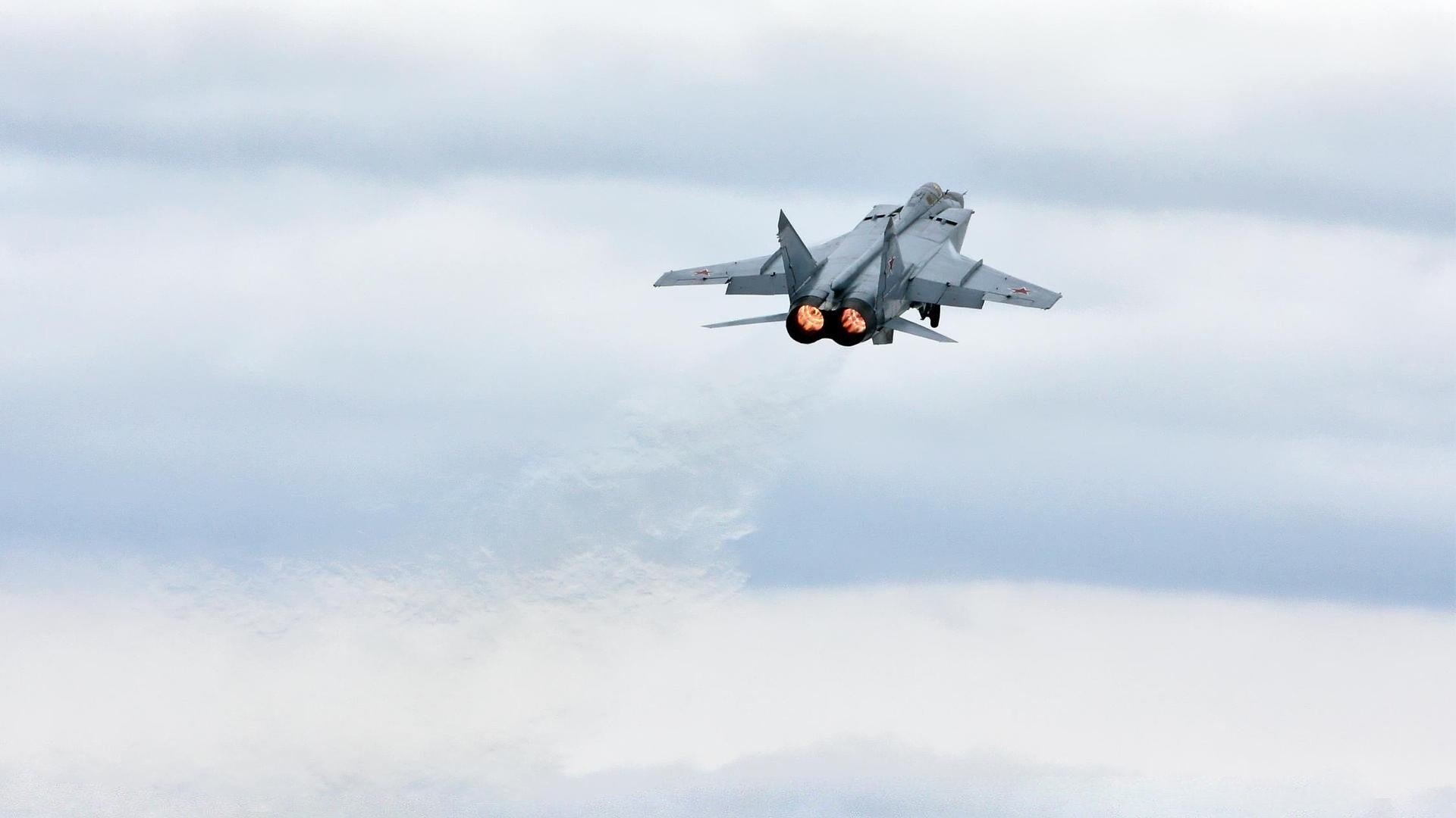 法甲：里尔1-0绝杀兰斯，队员们拼尽全力赢得胜利，里尔法甲第一