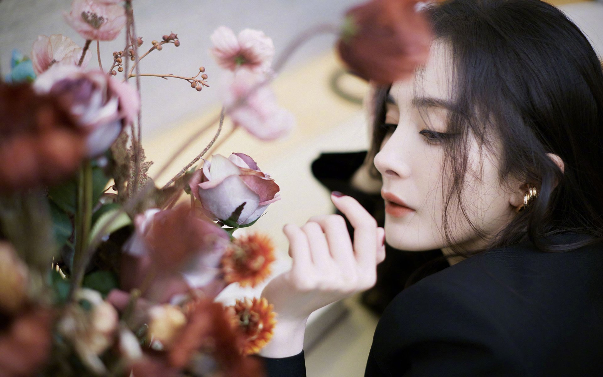 AYX爱游戏中国-东亚杯中国女足逆袭 球员发挥出色，中国队东亚杯名单